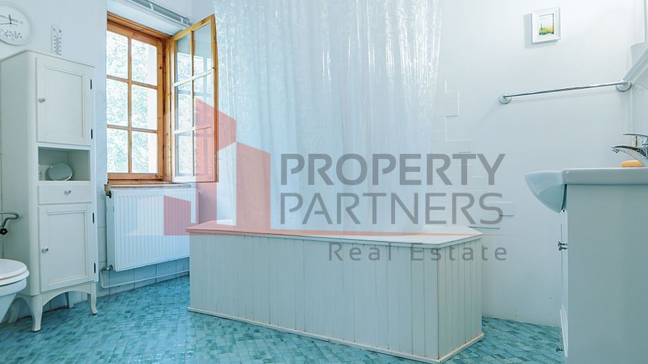 Vila superba langa Castelul Bran - Poză 14