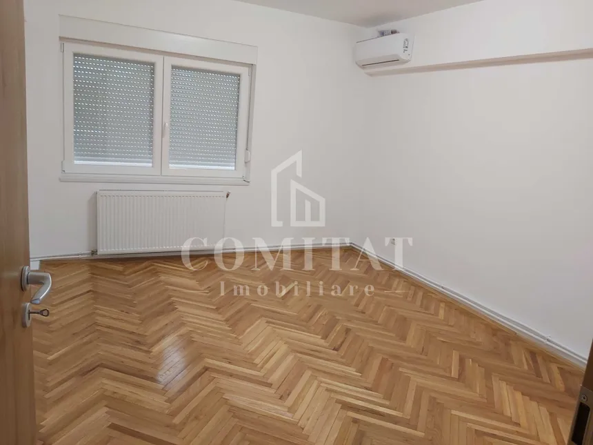 Apartament cu 3 camere | Zonă Ultracentrală - Piața Ștefan cel Mare — fotografia 2