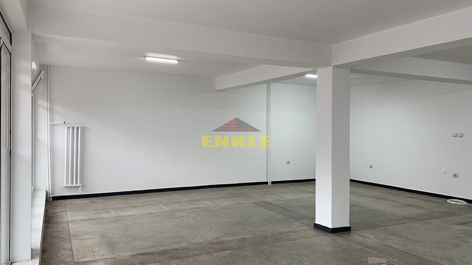 Spatiu Comercial, zona Bulevard . Pret 750€ - Poză 2