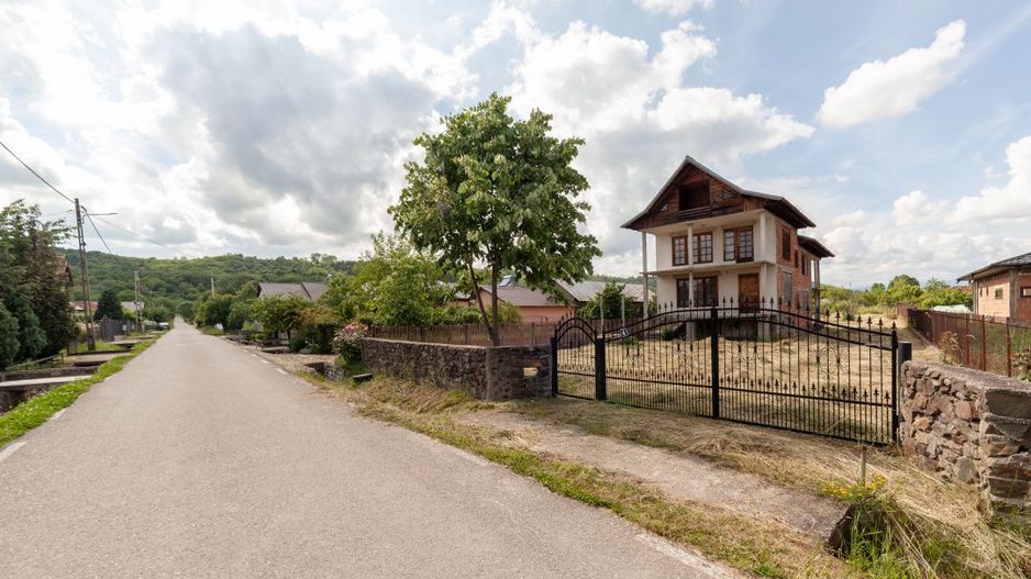 Casa +teren 1093 mp Domnesti-Arges cu o panorama superba! - Poză 2