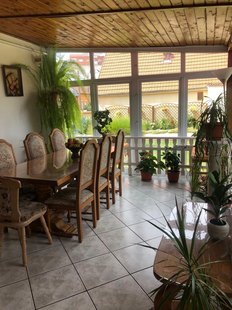 BRASADAS vinde casa cu 7 camere si teren 1100mp in zona Burdea. - Poză 16