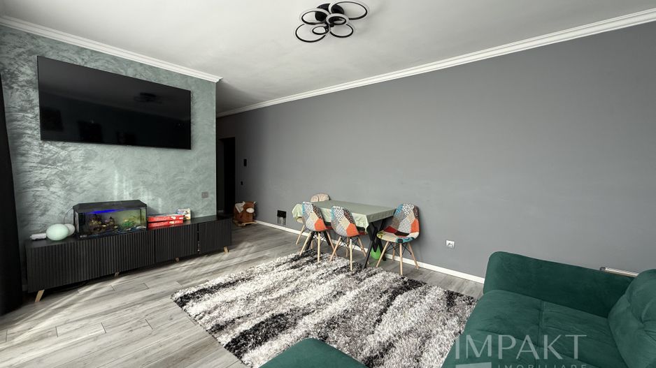 Apartament spatios cu 3 camere in Floresti (Sub Cetate) - Poză 13