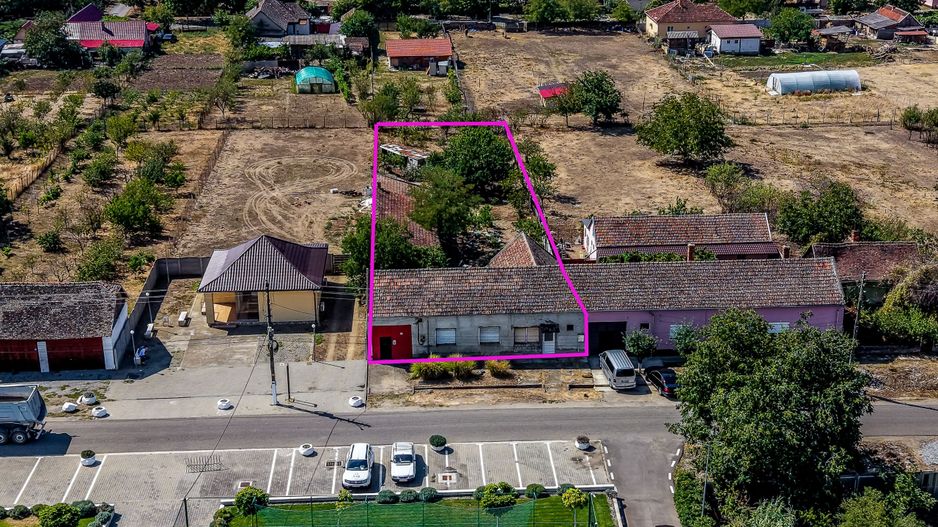 Casă, gospodărie cu teren de 1.345 mp în Galșa-Șiria - Poză 1