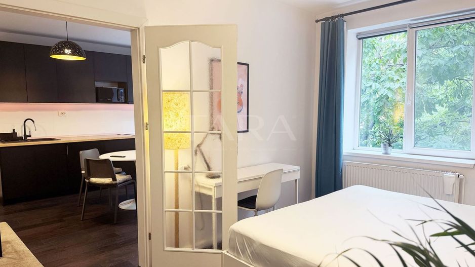 Apartament cu 3 camere, zona Facultatea de Litere. - Poză 8