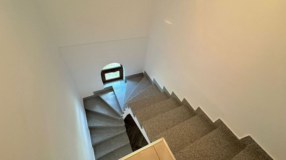 Vilă de vânzare 1500 mp teren - Poză 16