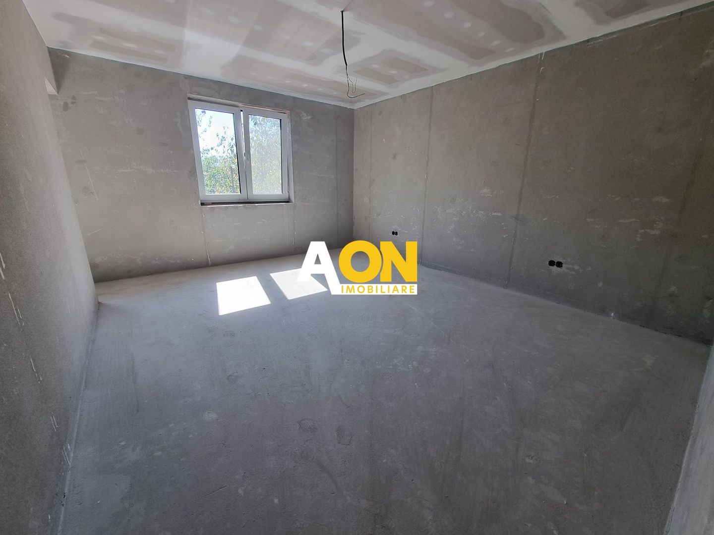 Casa individuala cu 4 camere, toate utilitatile, 500mp teren - Poză 8