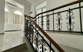 Vila spatioasa | Complet renovată | Central - Poză 21