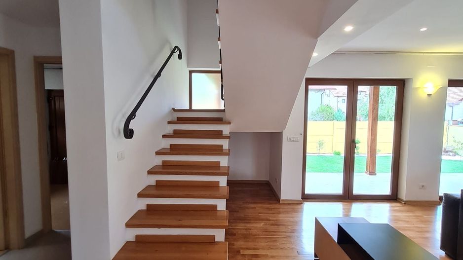 Super oferta!!!Vila spațioasă în Ghiroda! - Poză 6