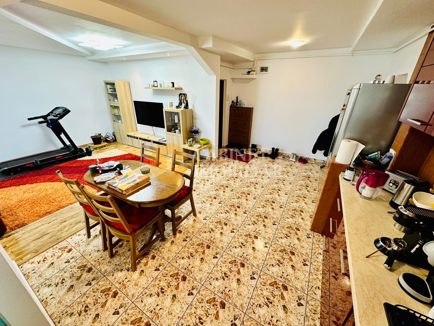 Apartament cu 3 Camere Decomandat - Zona Nicolina 2 - Bloc 1989 - Poză 1