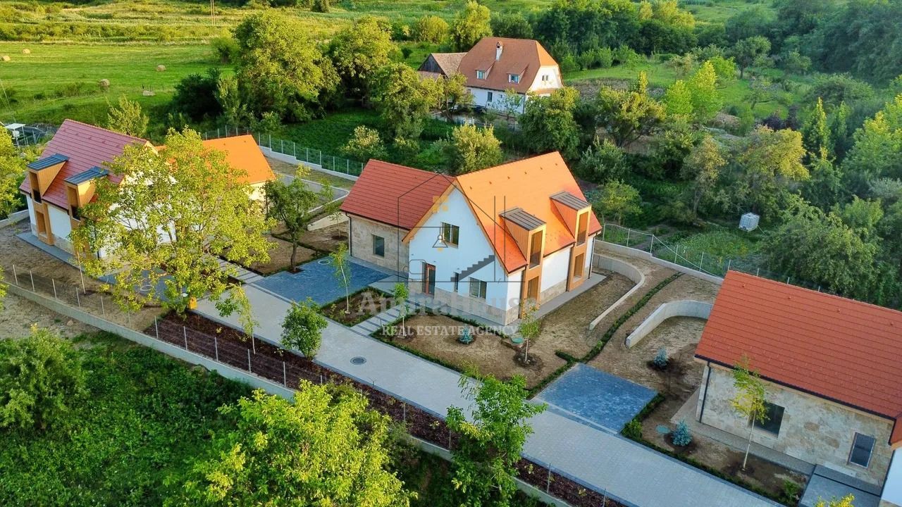 0% COMISION 3 Case individuale,  199 mp utili,  teren 533 mp, sat Gheorgheni - Poză 1