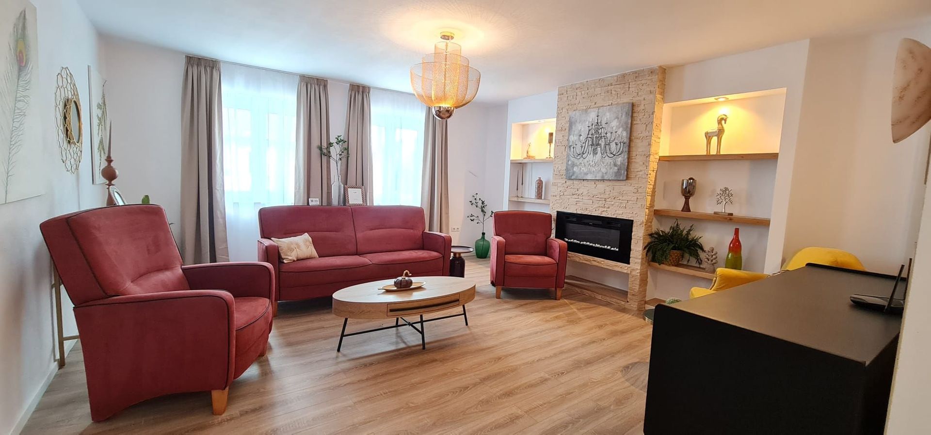 Vila spațioasă și elegantă de vânzare la intrarea în cartierul Turnișo - Poză 31