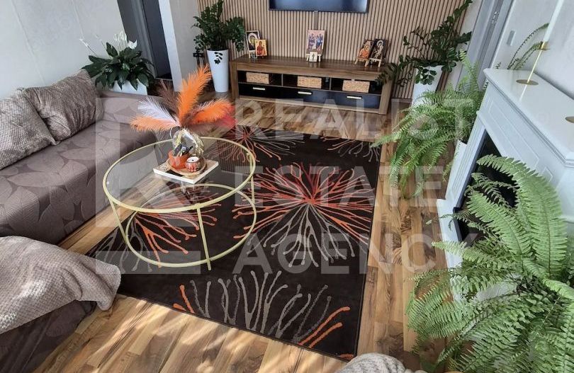 Vânzare, apartament cu 3 camere în zona Gorjului - Poză 3