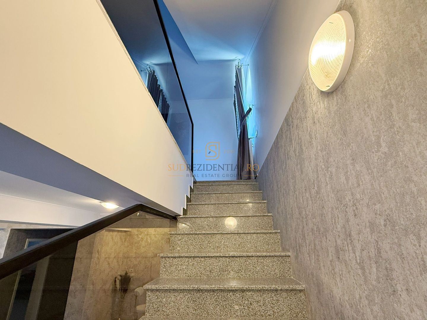 Vila mobilata si utilata, 6 camere, 3 bai, Teren 462 mp - Poză 24