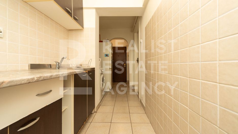 Vânzare, apartament cu 3 camere în zona Lujerului - Poză 9