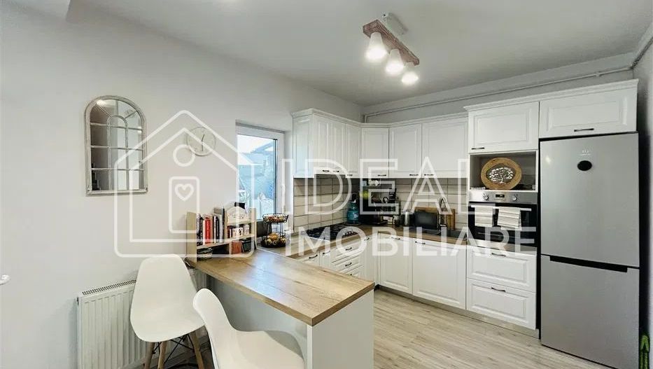 Triplex cu 5 camere complet mobilat si utilat, in SELIMBAR - Poză 7