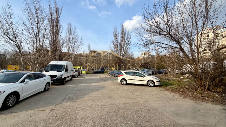 Spatiu Comercial  *731mp* / VAD stradal 31m / 19 locuri de parcare // Unirii - Poză 39