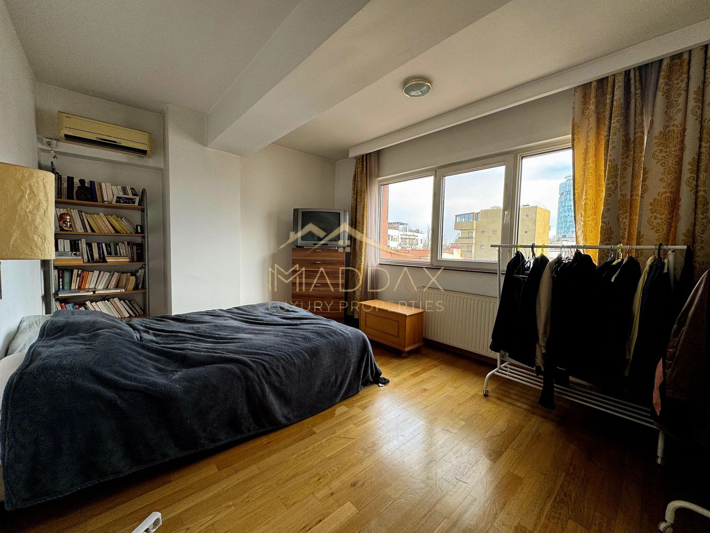 Apartament Elegant de Vânzare – 5 Camere/ 3 Băi, *Arcul de Triumf* - Poză 19