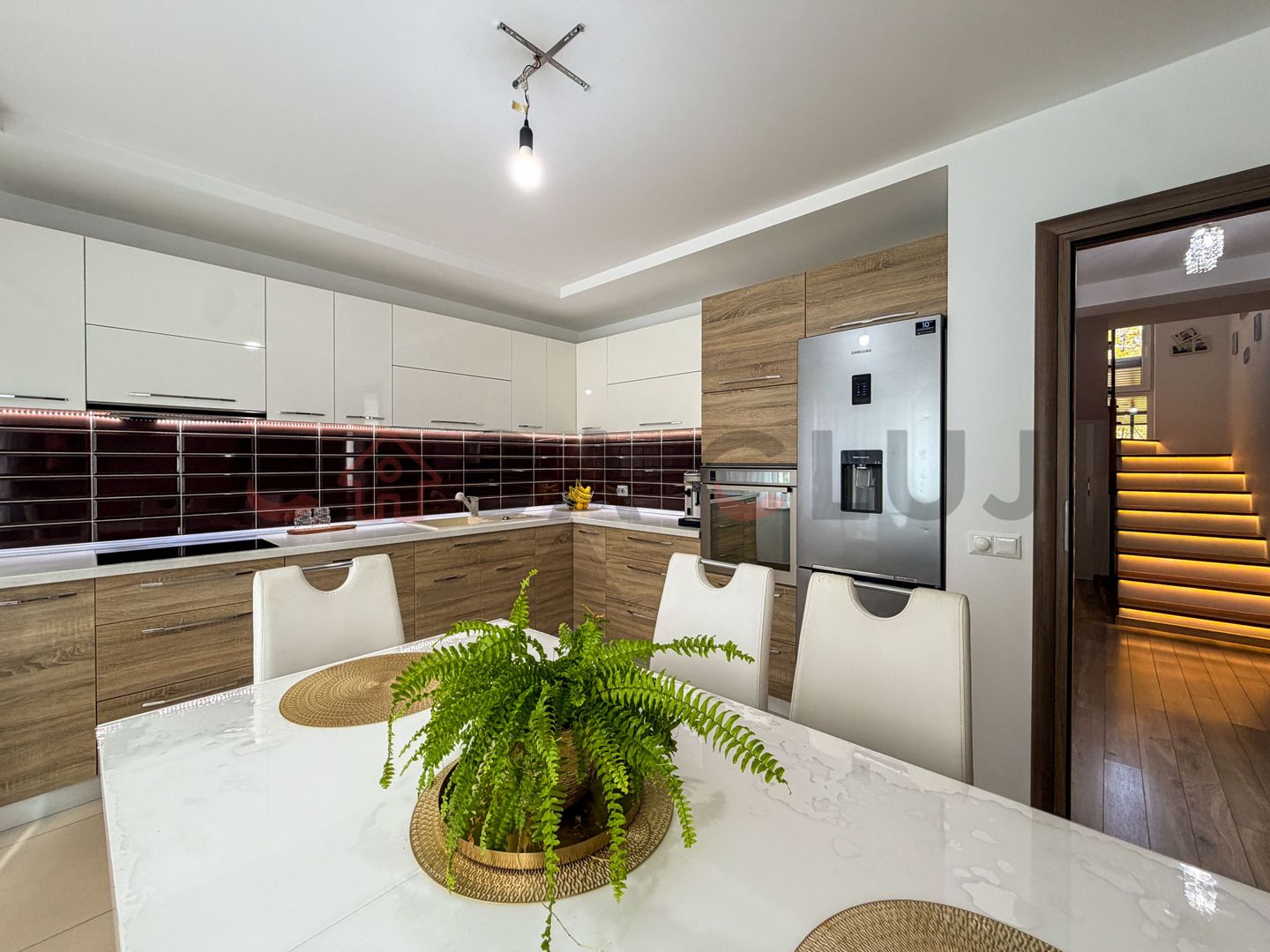 Casa individuală cu teren de 1400 mp, Salicea - Poză 8