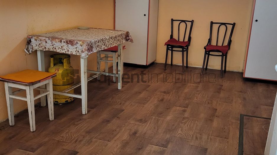 Casa de vanzare pentru 2 familii 5 camere 482mp - Poză 15