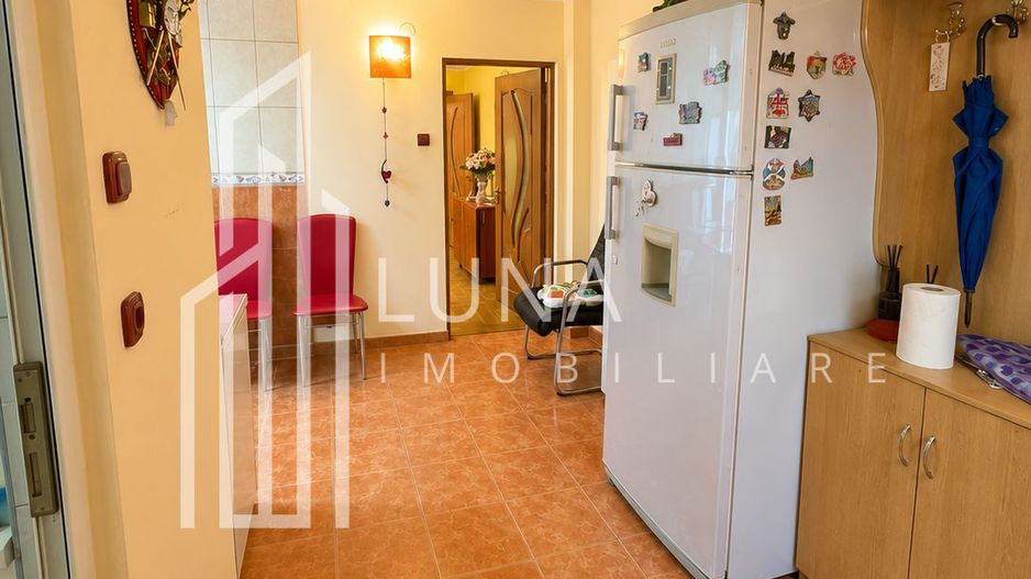 Apartament 3 camere + cameră amenajată la subsol | 2 băi | Tractorul - Poză 10