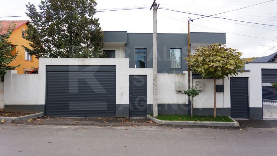 CASĂ DE VÂNZARE ÎN DUMBRAVA SUPRAFAȚA DE 300 MP + TEREN 3.5 ARI - Poză 28