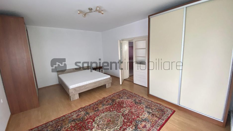 Apartament 3 camere zona centrala - Poză 2