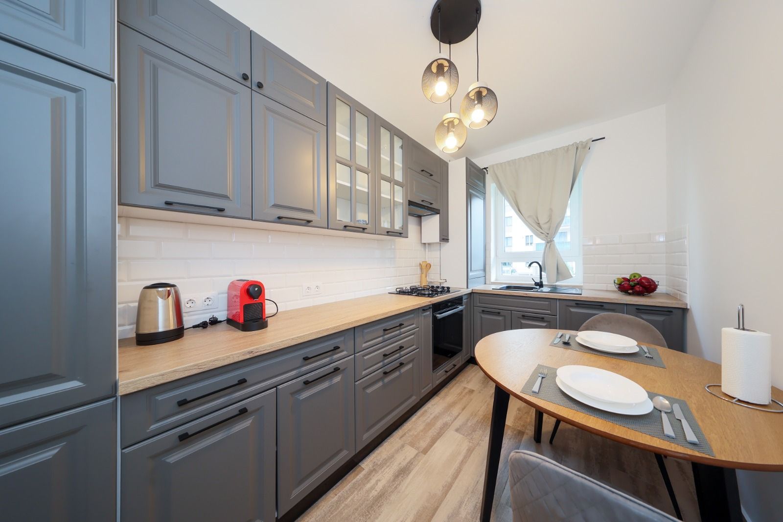 Garsonieră 39 mp Decomandată | Mobilată Modern | Tractorul – Coresi Mall - Poză 9