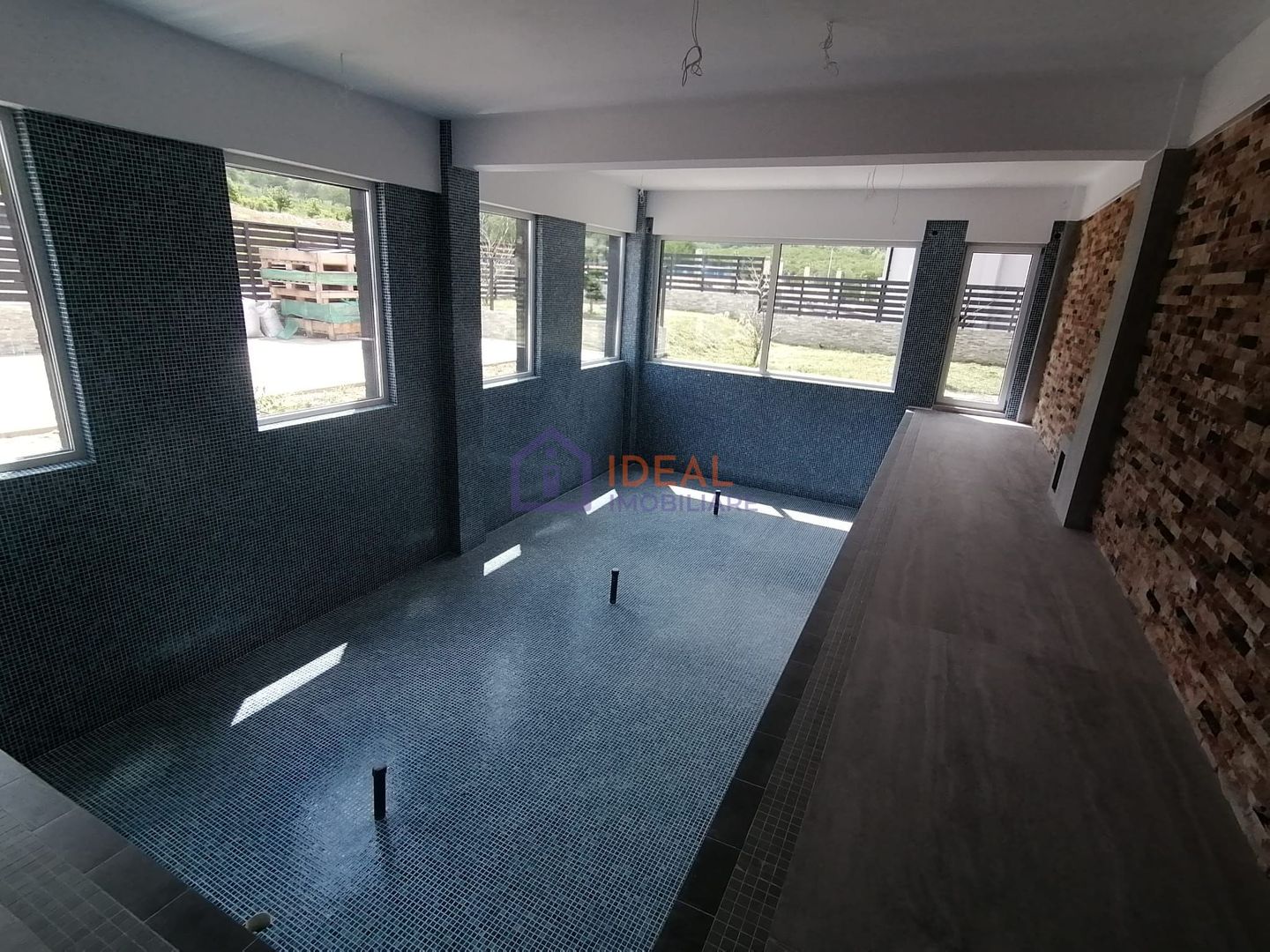 Casa  Exclusivista cu piscina si 1200 mp de teren, in Cisnadie - Poză 10