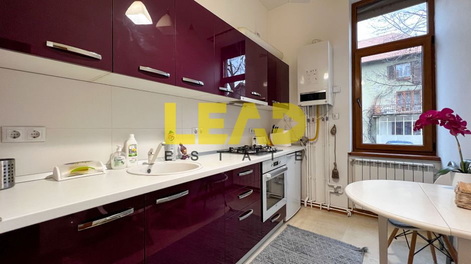 Apartament in casă - zonă centrală! - Poză 1