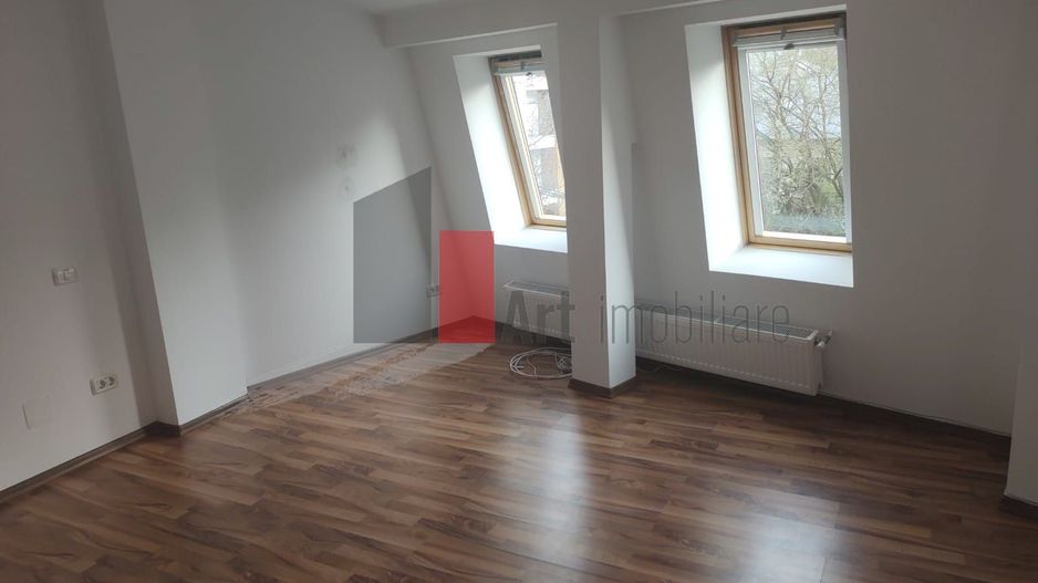 Vilă Occidentului - birou sau locuintă - Poză 18