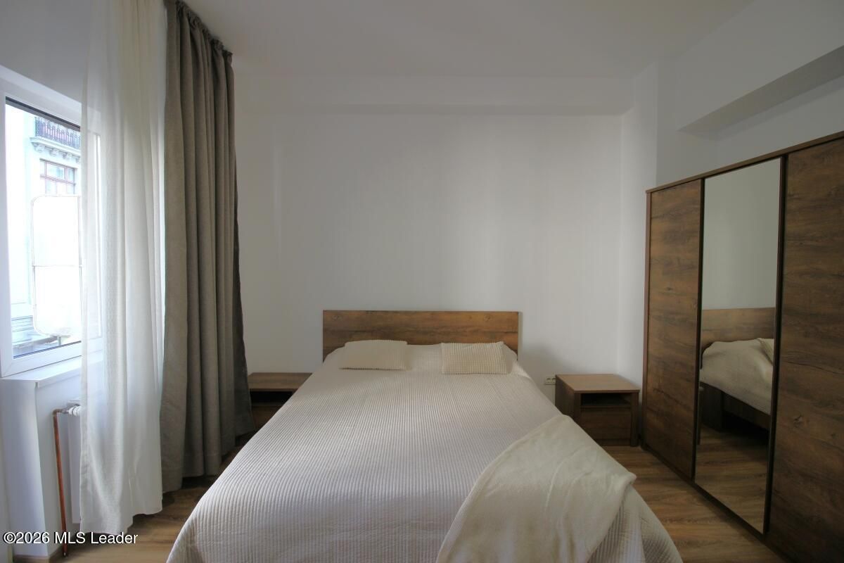 Piata Romana, 4 camere 138 MP total, Etaj 2/9, renovat - utilat, liber - Poză 16