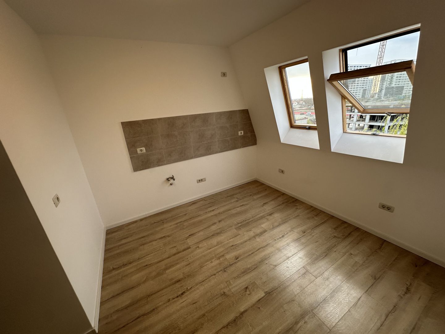 Apartament 1 camera la Mansarda zona Bucovinei - Poză 1