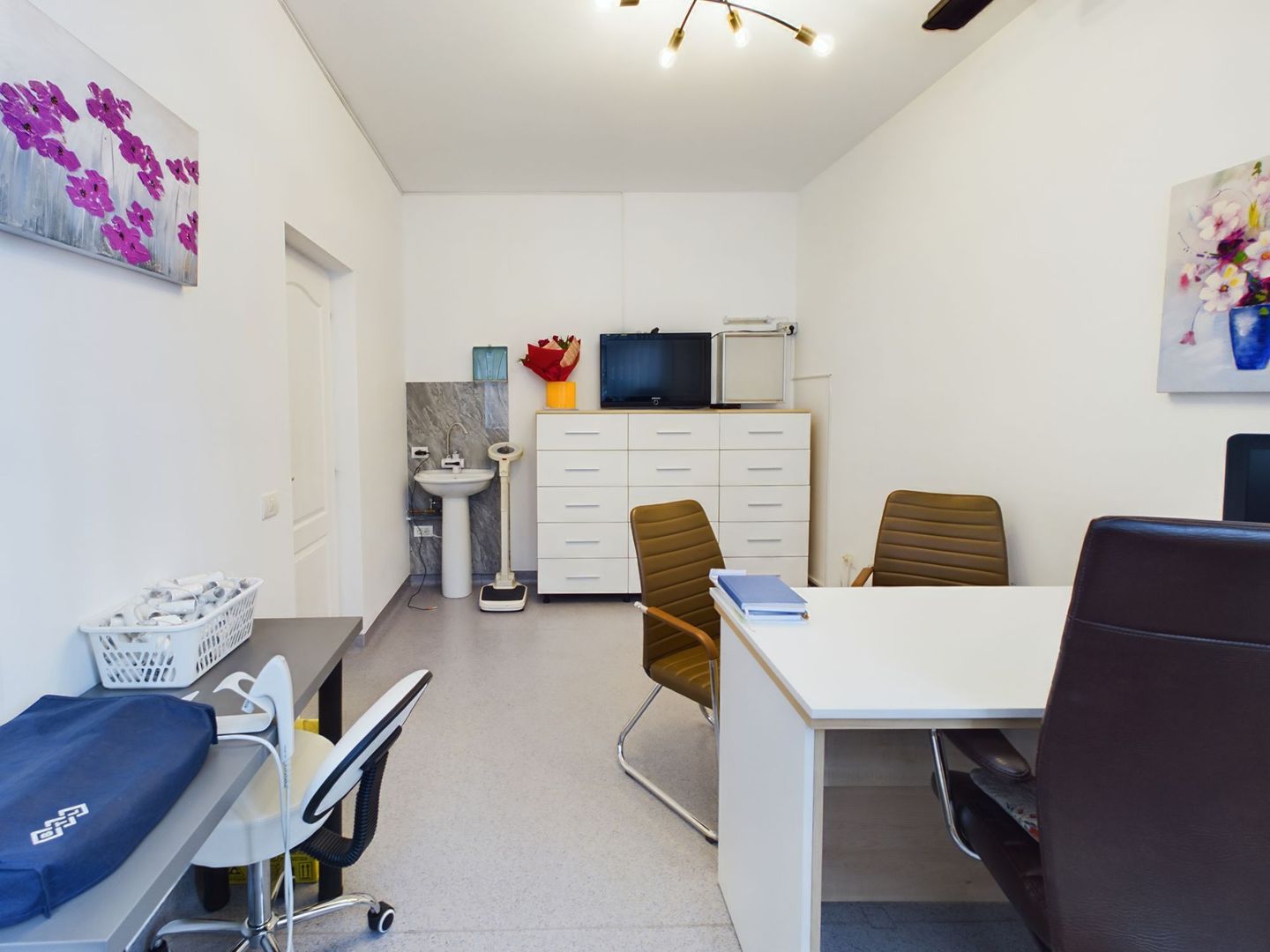 Spațiu Medical Versatil: Cabinet pentru 3 medici - Poză 2