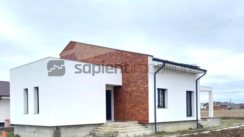 CASA INDIVIDUALA IN ORADEA - Poză 1