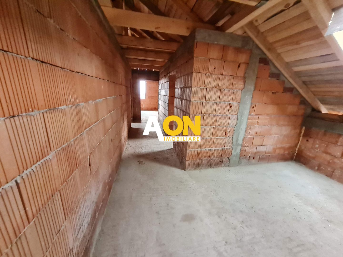 Casa 4 Camere la Rosu, 386 mp, Alba-Micesti - Poză 11