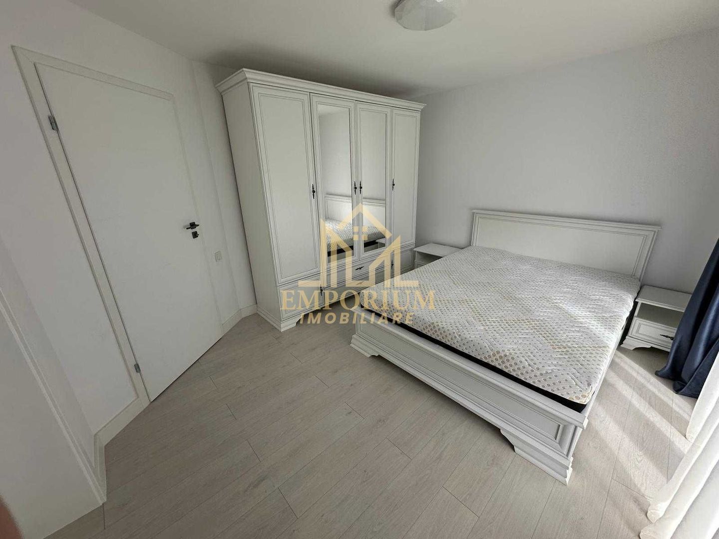 3 camere semidecomandate, Parcare, AC, Buna Ziua, Grand Hotel Italia - Poză 4