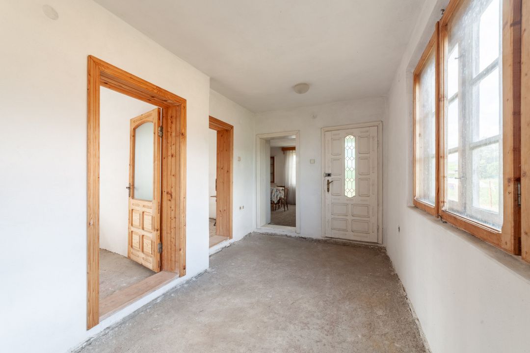 Casa +teren 1093 mp Domnesti-Arges cu o panorama superba! - Poză 11