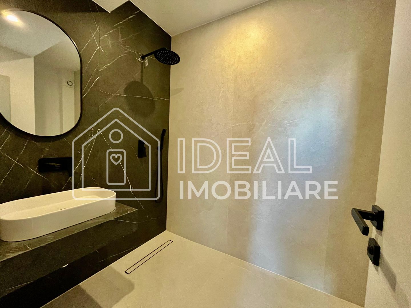 Penthouse cu 3 camere LA CHEIE, cu terase de 200mpu, zona Calea Surii Mici - Poză 13