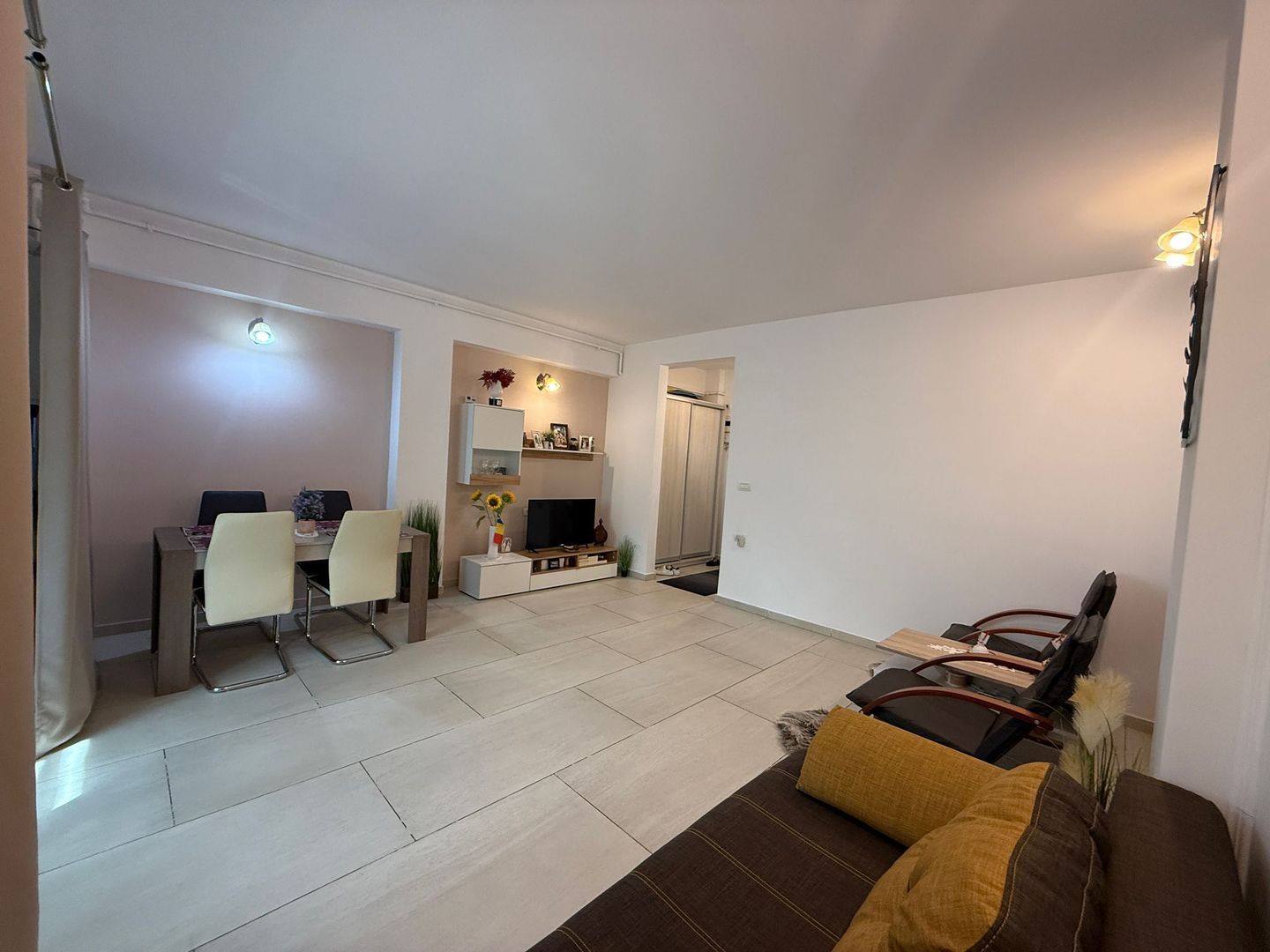 Braytim | 1 Camera | Bucatarie separata | Centrala | Clima | Loc de parcare - Poză 3