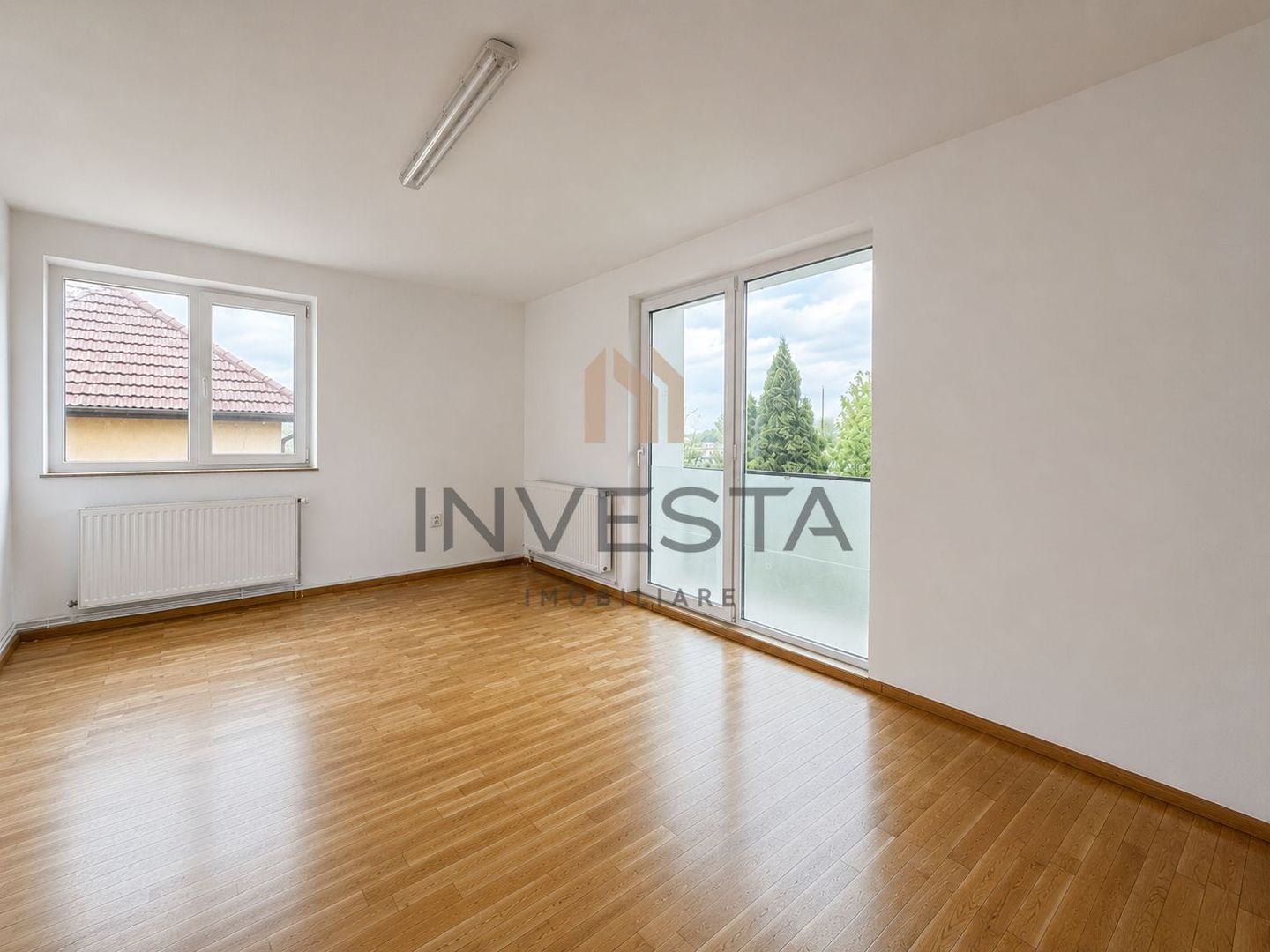 Vila spatioasa cu 15 camere de inchiriat in zona Andrei Muresanu - Poză 11