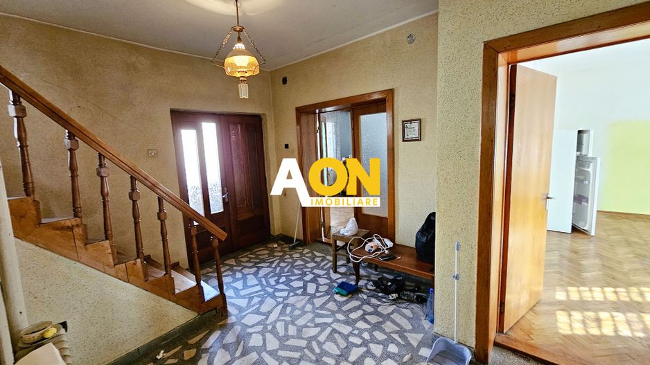 Casa tip duplex, 4 camere, garaj. Cetate, zona HCC - Poză 2