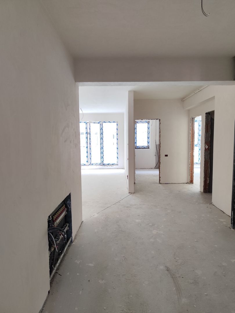 Apartament 4 camere de vanzare - Aviatiei - Poză 3