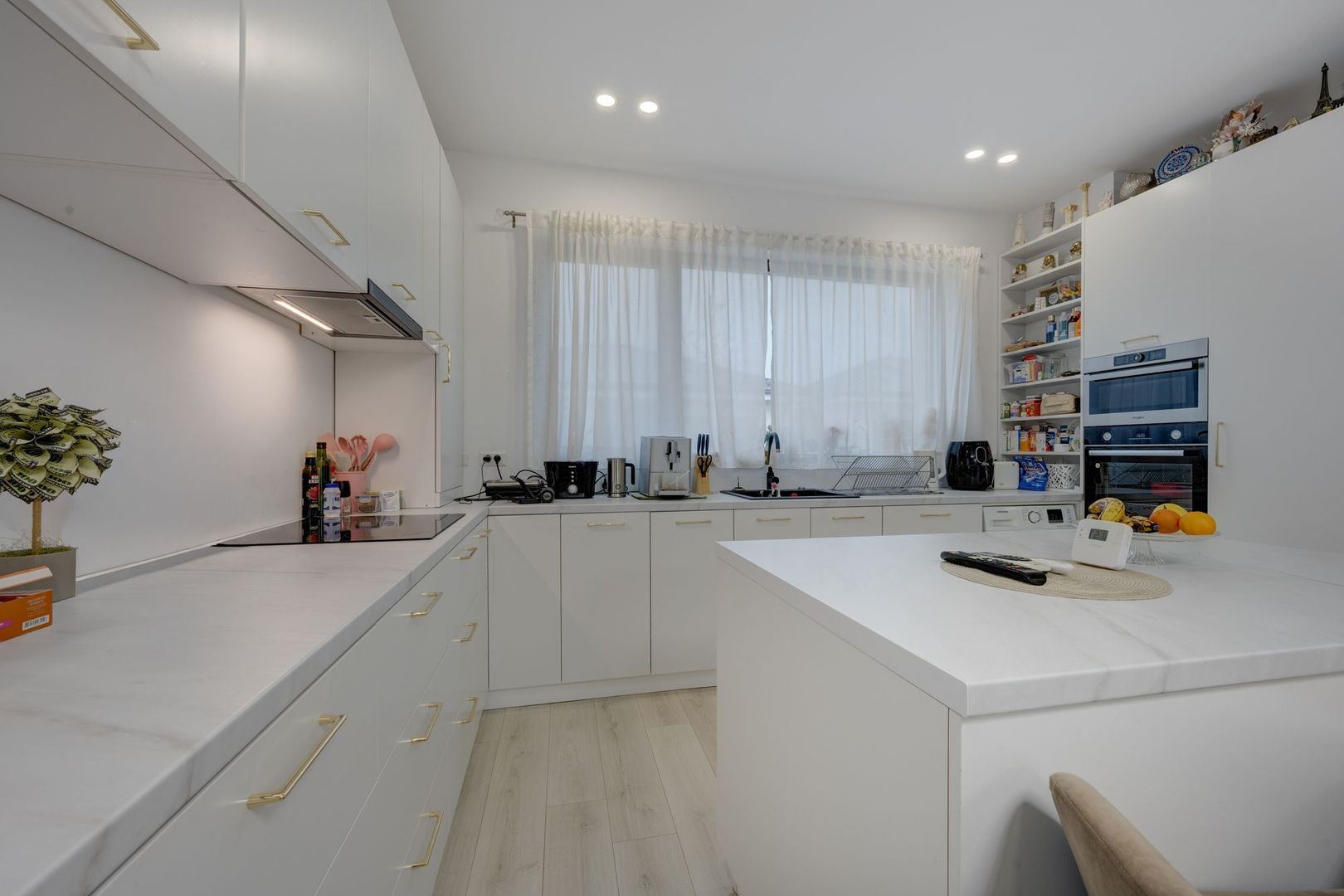 Vila parter mobilata si utilata Tunari - Poză 6