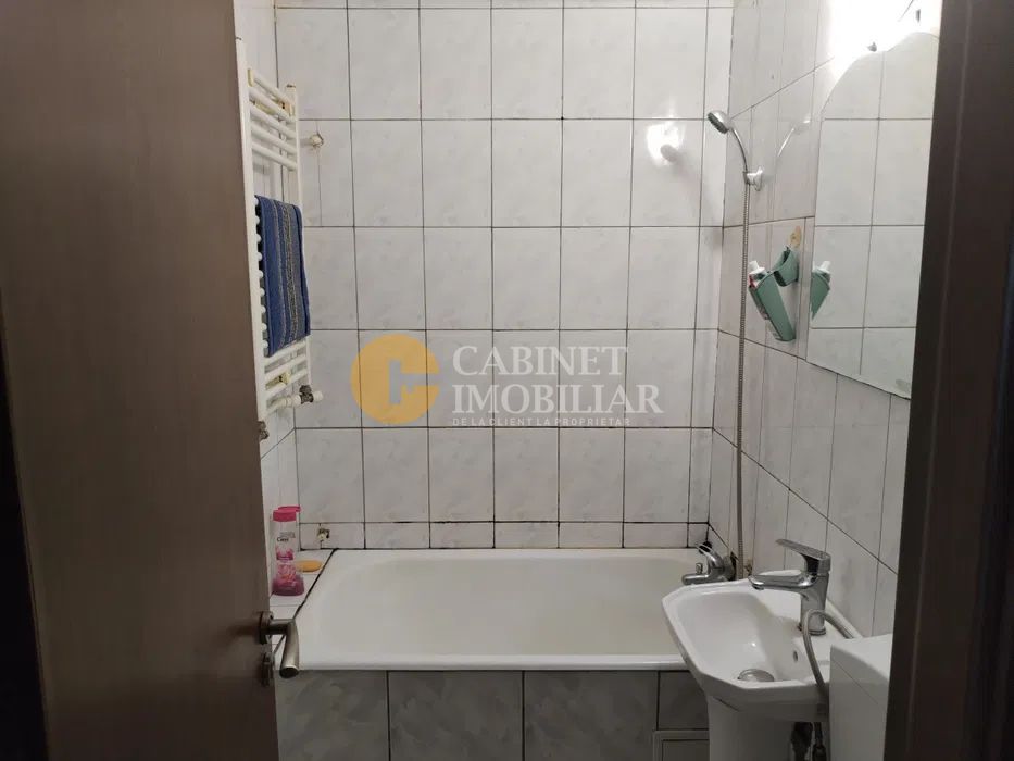 1 camera, Tudor Vladimirescu, etaj intermediar, liber! - Poză 5