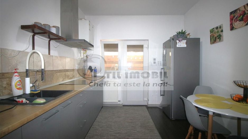 VILA DUPLEX 4 CAMERE  2 BAI  HORPAZ STATIE TRANSPORT PUBLIC 250 METRI - Poză 8