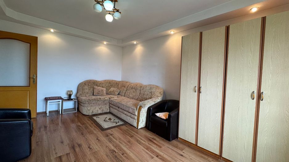 Apartament 2 camere decomandat, etaj intermediar, Cartier Vasile Aaron - Poză 2