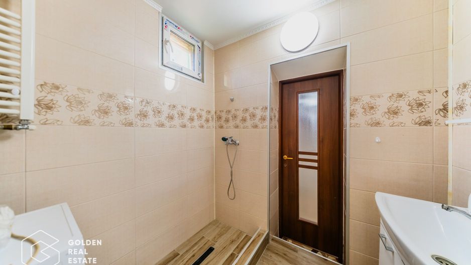 Casă 3 camere renovată în Bujac-Sega , 2 corpuri, teren 572 mp - Poză 11