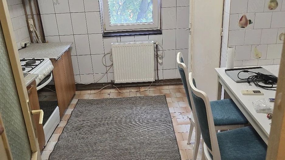 Inchiriez apartament cu 3 camere, decomandat, - Poză 8
