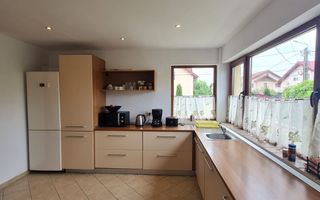 Vila spațioasă și recent renovată în Ghiroda! - Poză 78