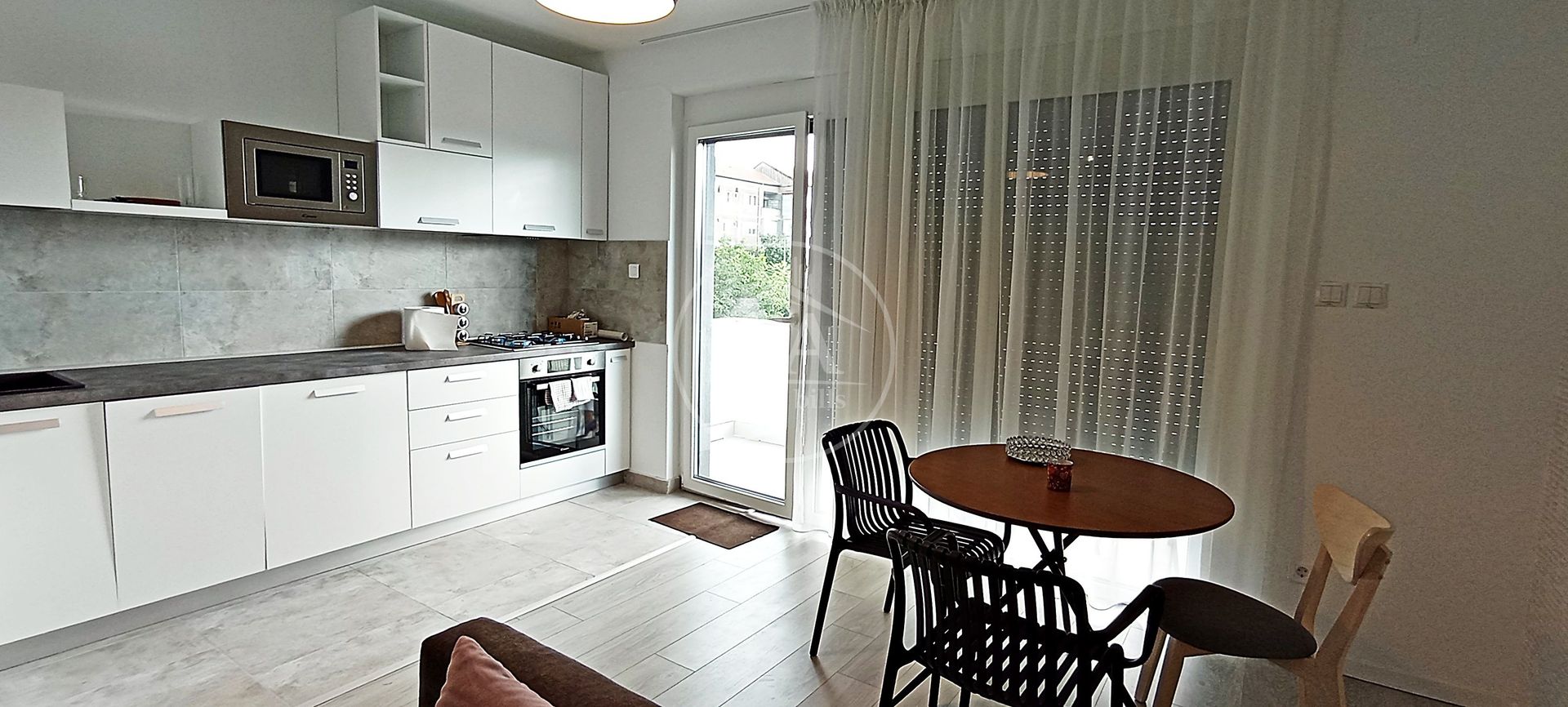 Apartament de inchiriat cu 2 camere in Grand Hill Oradea - Poză 1